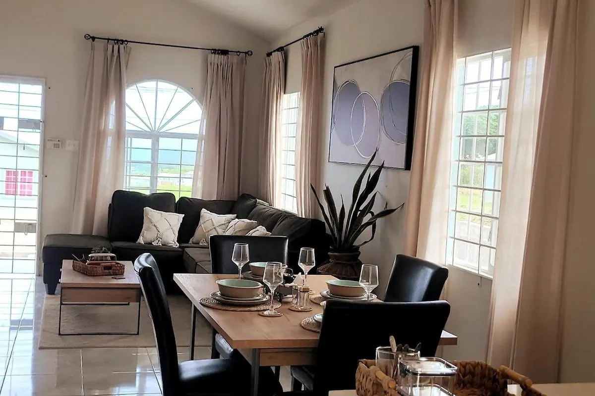 Casa vacanze Irie Rock Cottage - Close To The Beaches And Attractions, Spa Treatment- Discovery Bay, St Ann